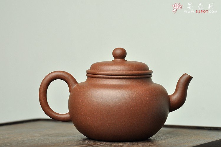 紫砂壶图片：徐亚春新作 圆润雅致 线条流畅 全手秀珠 - 宜兴紫砂壶网