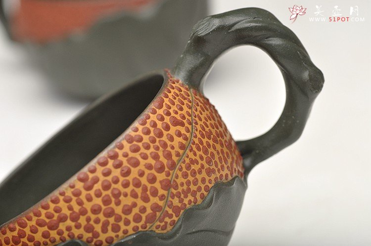 紫砂壶图片：甜蜜的回忆~技巧精妙 荔枝套壶 孙伟强张新亚合作  - 宜兴紫砂壶网