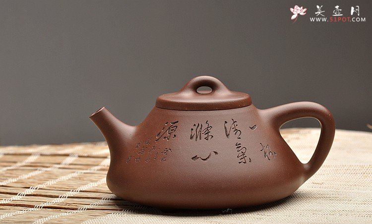 紫砂壶图片：张听刚装饰 文气十足 周路健经典代表作 全手子冶石瓢 - 宜兴紫砂壶网