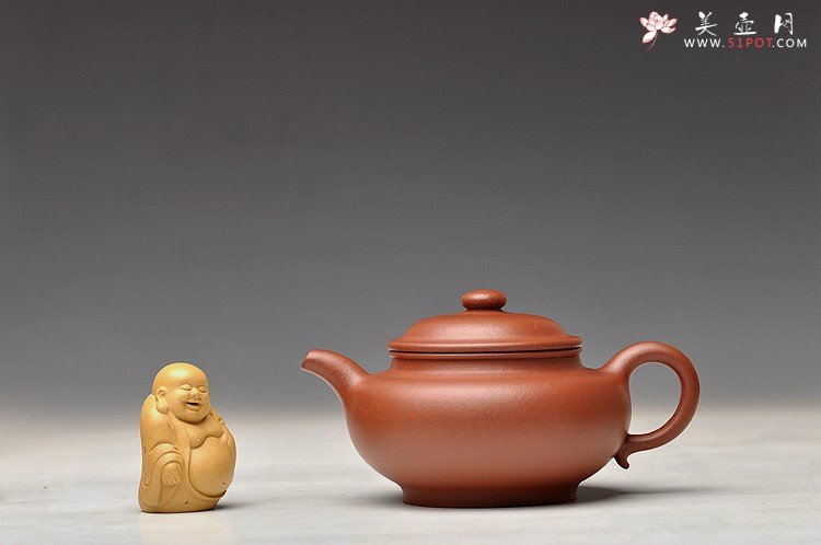 紫砂壶图片：徐家风格 舒展温润 扁而不僵  全手扁掇只 优质红清水 - 宜兴紫砂壶网