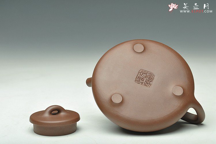 紫砂壶图片：骨肉均挺 进步明显 全手子冶石瓢 张听刚装饰 - 宜兴紫砂壶网