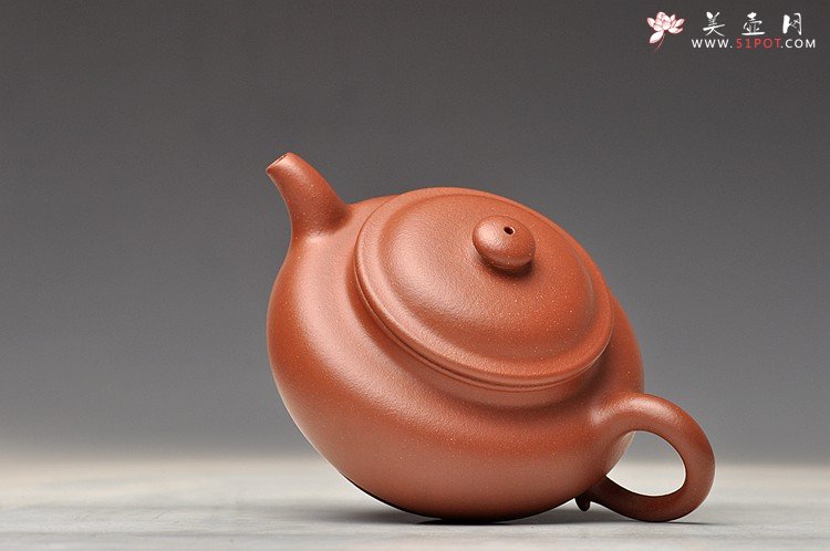 紫砂壶图片：徐家风格 舒展温润 扁而不僵  全手扁掇只 优质红清水 - 宜兴紫砂壶网