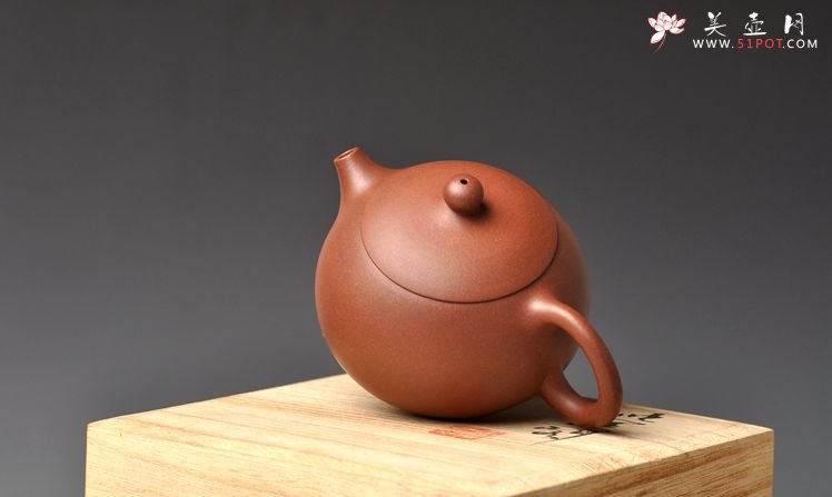 紫砂壶图片：造型饱满圆润 做工精雅 全手工西施 - 宜兴紫砂壶网