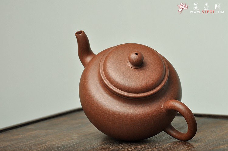 紫砂壶图片：徐亚春新作 圆润雅致 线条流畅 全手秀珠 - 宜兴紫砂壶网