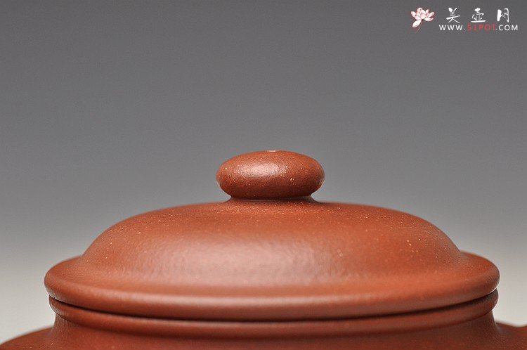 紫砂壶图片：徐家风格 舒展温润 扁而不僵  全手扁掇只 优质红清水 - 宜兴紫砂壶网