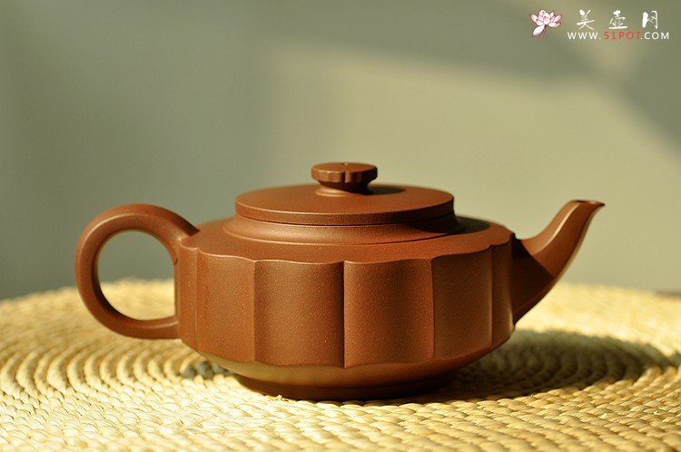 紫砂壶图片：大气磅礴 精工佳作 灼灼有力 大菱泉  - 宜兴紫砂壶网