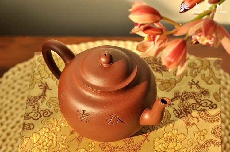 紫砂壶图片：周路健新品 形态到位 气韵不凡 陆逸舟装饰 全手恒圆 - 宜兴紫砂壶网