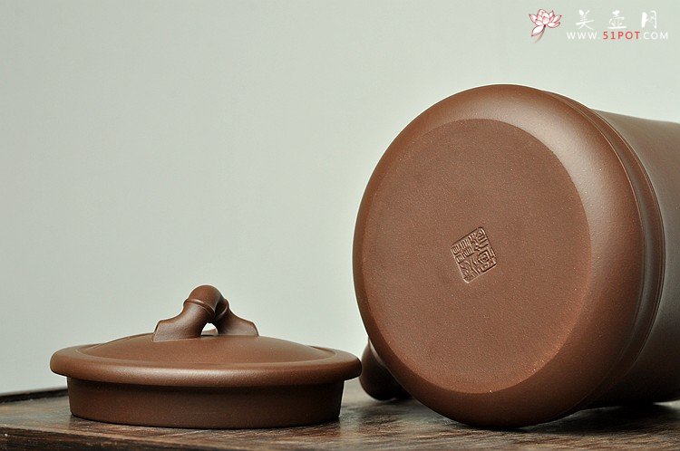 紫砂壶图片：厚重大气 居不可无竹 清韵杯 精品老紫泥and黄龙源青段 不接受定做 - 宜兴紫砂壶网