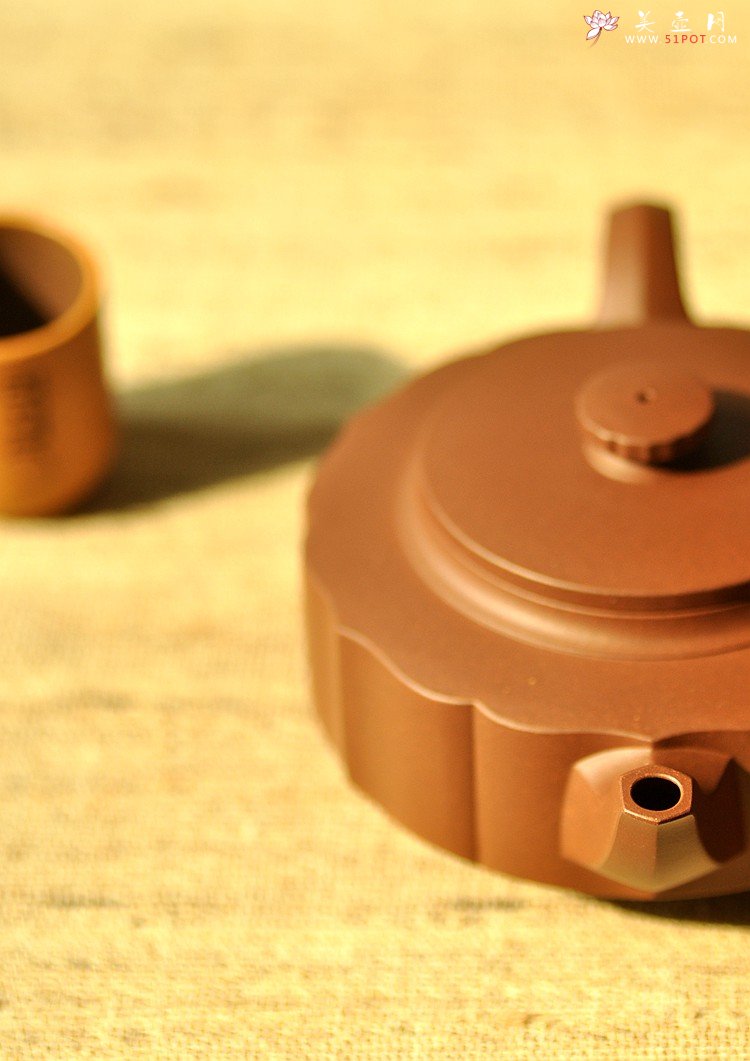 紫砂壶图片：大气磅礴 精工佳作 灼灼有力 大菱泉  - 宜兴紫砂壶网