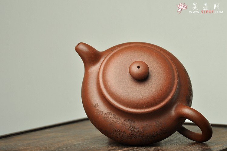 紫砂壶图片：通景山水 俯仰自得 稳重大气 冬游之大仿古 - 宜兴紫砂壶网
