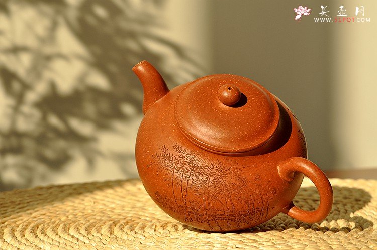 紫砂壶图片：饱满圆润 优质降坡泥 全手灵丰 遥想兰亭下清风满竹林 - 宜兴紫砂壶网