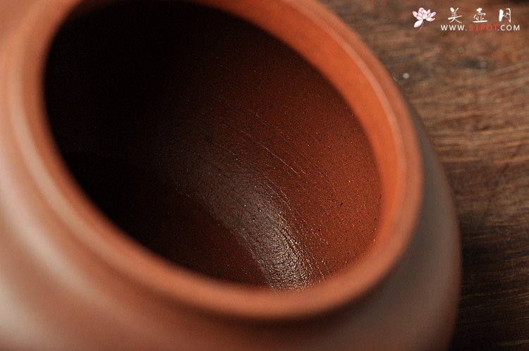 紫砂壶图片：徐亚春新作 圆润雅致 线条流畅 全手秀珠 - 宜兴紫砂壶网