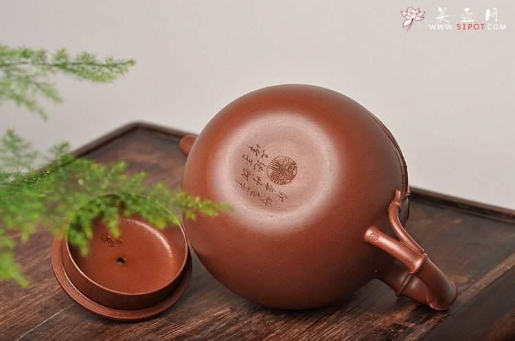 紫砂壶图片：花货实力派潘丹初 沉静秀丽 全手作品 玉竹 飘逸雅致 - 宜兴紫砂壶网