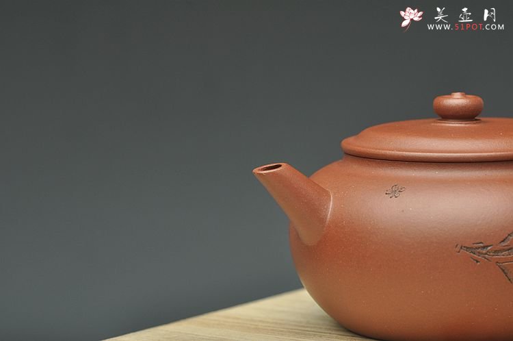 紫砂壶图片：陆轶舟装饰 精工 稳重和灵动并存  全手涌泉 - 宜兴紫砂壶网