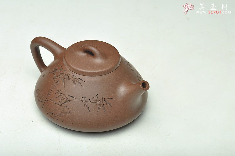 紫砂壶图片：骨肉均挺 进步明显 全手子冶石瓢 张听刚装饰 - 宜兴紫砂壶网