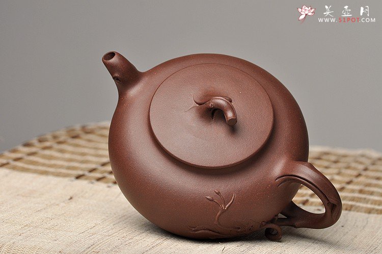 紫砂壶图片：线条流畅 韵味十足 简意花器 全手工花趣 - 宜兴紫砂壶网