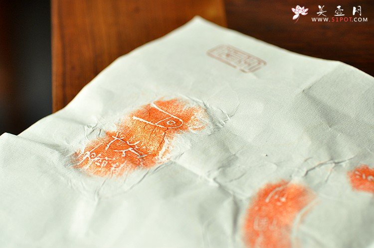 紫砂壶图片：全手玩砂之三足鼎 古朴典雅 - 宜兴紫砂壶网