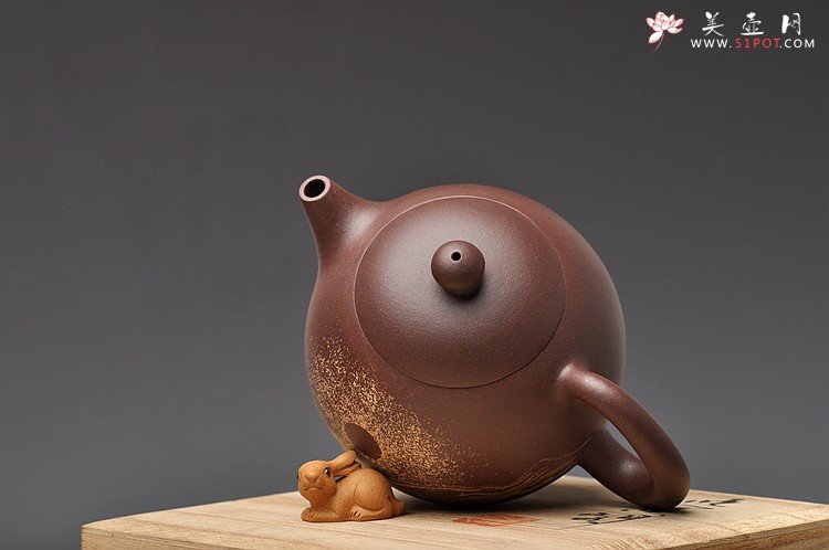 紫砂壶图片：国工闵祥君新作 传统经典 通透绞泥作品 旭日东升之龙蛋 - 宜兴紫砂壶网