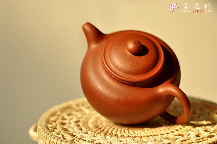 紫砂壶图片：极易泡养红皮龙 全手红莲 清秀婉约 进步明显 - 宜兴紫砂壶网