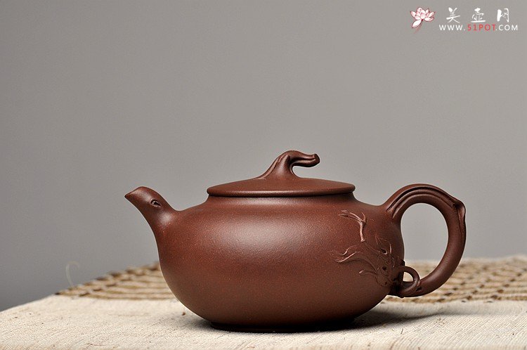 紫砂壶图片：线条流畅 韵味十足 简意花器 全手工花趣 - 宜兴紫砂壶网