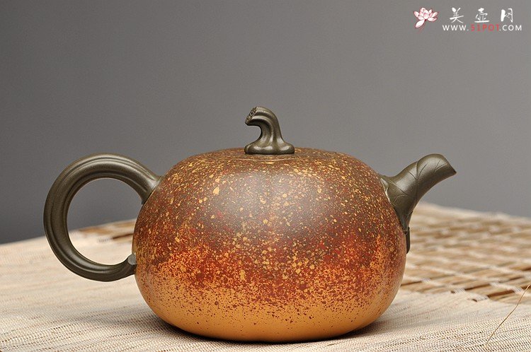 紫砂壶图片：花器实力派  孙伟强张新亚合作 七彩之丰收南瓜 栩栩如生 - 宜兴紫砂壶网