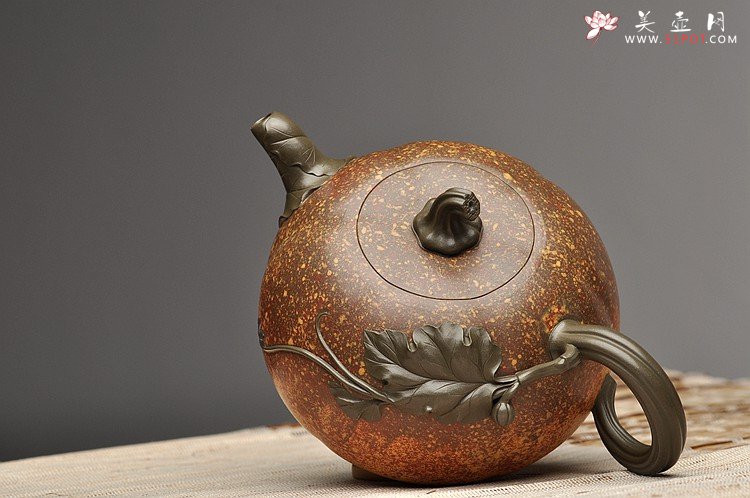 紫砂壶图片：花器实力派  孙伟强张新亚合作 七彩之丰收南瓜 栩栩如生 - 宜兴紫砂壶网