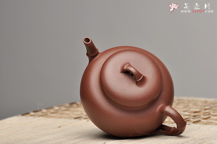 紫砂壶图片：潘丹初原创‘秀气’系列之春竹二式 纯净底槽青 婉约清秀 行简意足 - 宜兴紫砂壶网