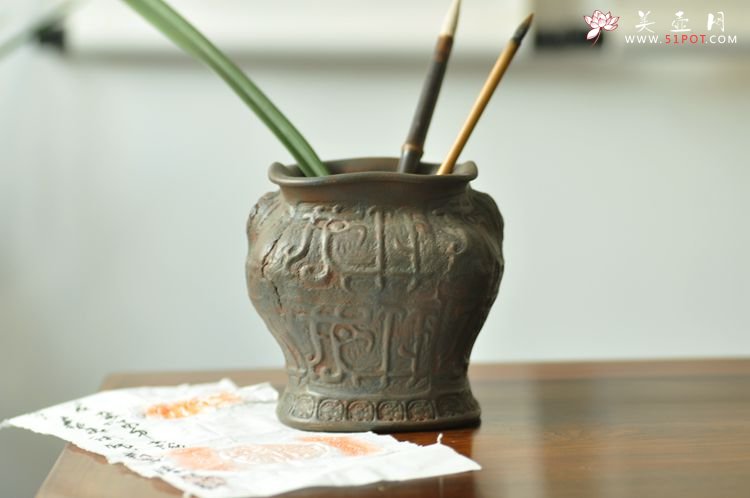 紫砂壶图片：全手玩砂之宝鼎 古朴典雅 - 宜兴紫砂壶网