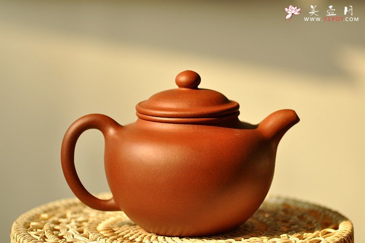 紫砂壶图片：极易泡养红皮龙 全手红莲 清秀婉约 进步明显 - 宜兴紫砂壶网