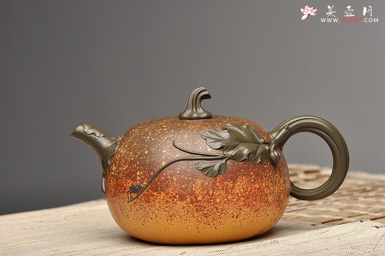 紫砂壶图片：花器实力派  孙伟强张新亚合作 七彩之丰收南瓜 栩栩如生 - 宜兴紫砂壶网