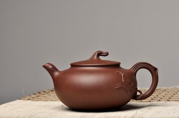 紫砂壶图片：线条流畅 韵味十足 简意花器 全手工花趣 - 宜兴紫砂壶网