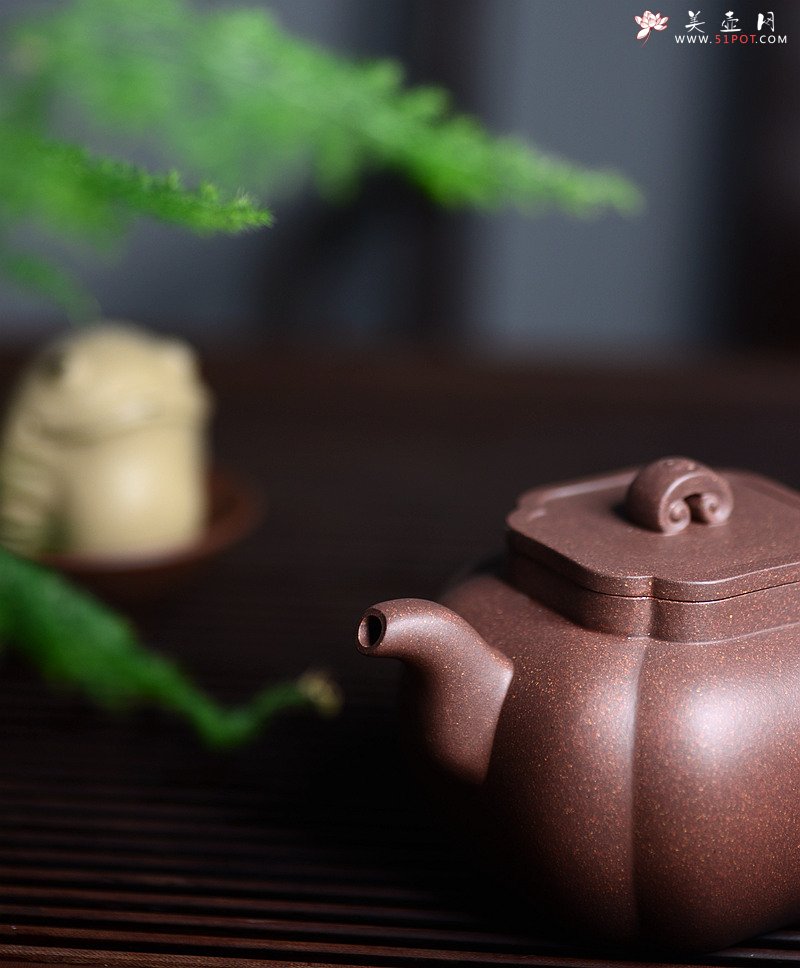 紫砂壶图片：何卫枫甲午新作 东方古韵 筋囊佳器 全手太极如意 - 宜兴紫砂壶网