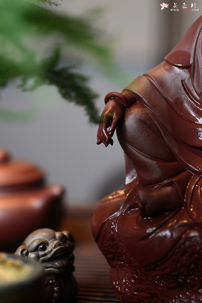 紫砂壶图片：坐观音 表情生动 整体协调 - 宜兴紫砂壶网