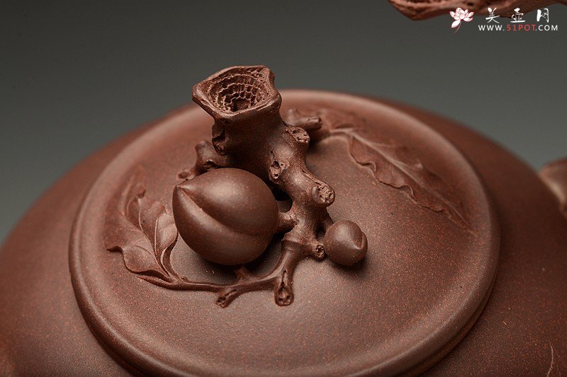 紫砂壶图片：霸气外露o(∩_∩)o  圣桃壶 精品重器 其功力可见一斑 诸兄细品~ - 宜兴紫砂壶网