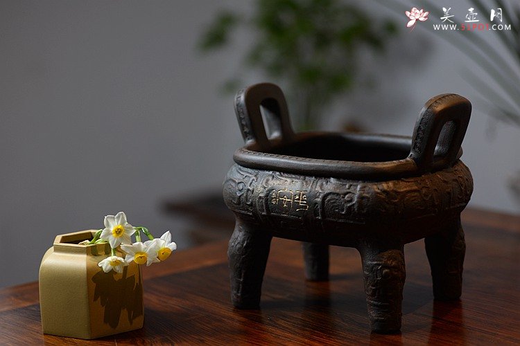 紫砂壶图片：气势雄壮 全手四方平安鼎 古朴 手工拓片证书 - 宜兴紫砂壶网