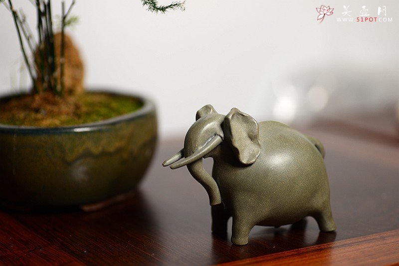 紫砂壶图片：马到吉象~ 施奇华新年特色文房茶宠 全手工 颇有玩味~ - 宜兴紫砂壶网