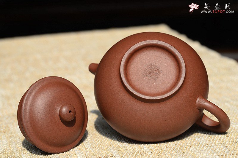 紫砂壶图片：传统实用 全手小掇只 家藏老紫泥 做工精致 - 宜兴紫砂壶网