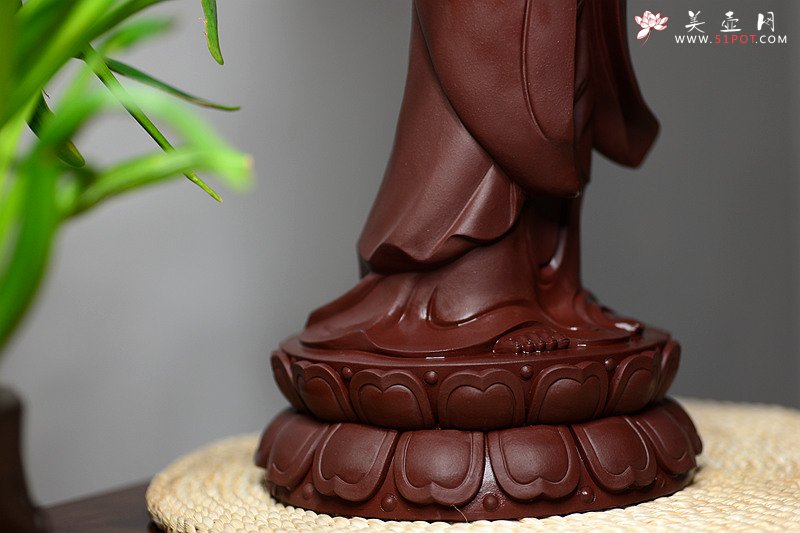 紫砂壶图片：精品雕塑 观音 神态细腻 - 宜兴紫砂壶网