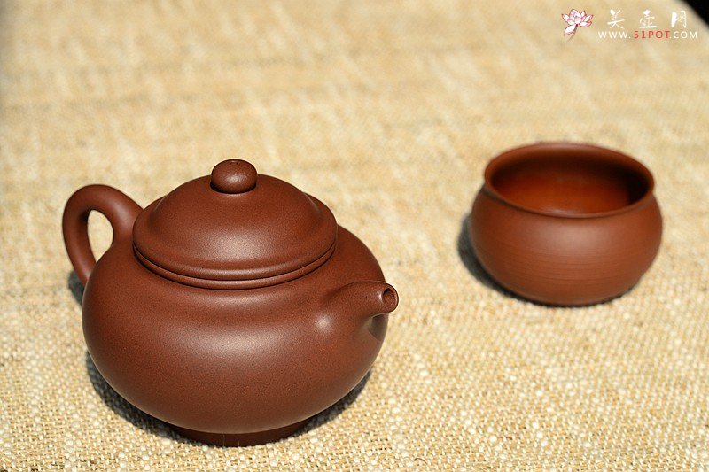 紫砂壶图片：传统实用 全手小掇只 家藏老紫泥 做工精致 - 宜兴紫砂壶网