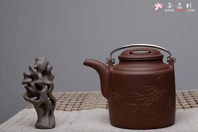 紫砂壶图片：感受黄龙山4号井的魅力 黄玲玲装饰 精品洋桶 - 宜兴紫砂壶网