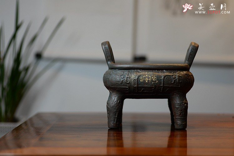 紫砂壶图片：气势雄壮 全手四方平安鼎 古朴 手工拓片证书 - 宜兴紫砂壶网