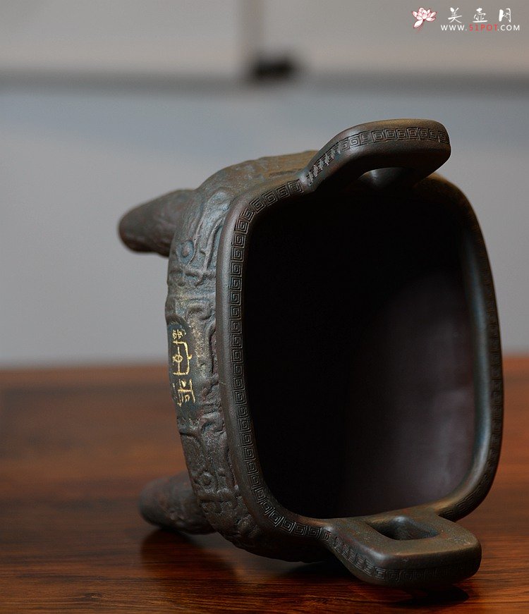 紫砂壶图片：气势雄壮 全手四方平安鼎 古朴 手工拓片证书 - 宜兴紫砂壶网