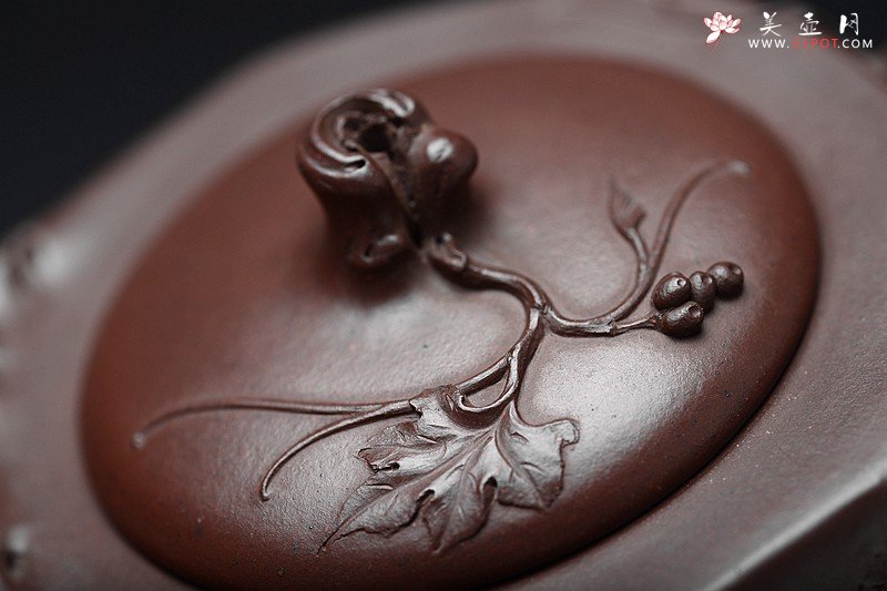 紫砂壶图片：花货典范 灵韵秀雅 全手葡萄桩之万年丰 薄胎精品 - 宜兴紫砂壶网