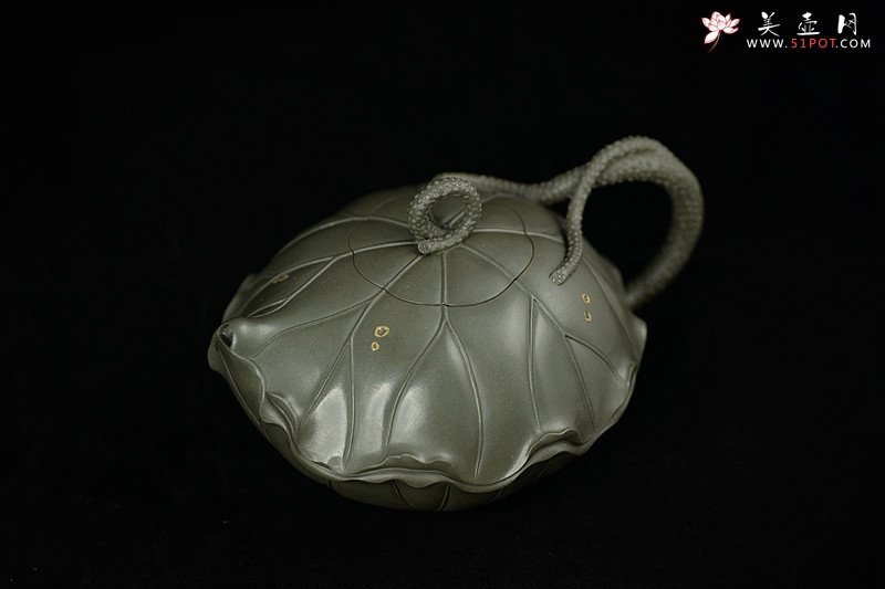 紫砂壶图片：紫砂臻品 荷叶微卷有清香之和合套壶 孙伟强张新亚合作 至美清廉 - 宜兴紫砂壶网