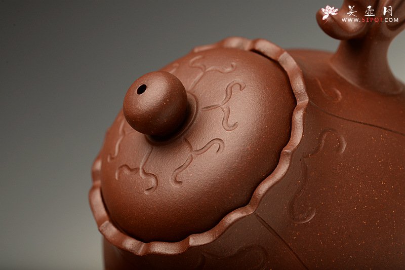 紫砂壶图片：黄龙源底槽青 造型新颖 实用精致 龙珠 - 宜兴紫砂壶网