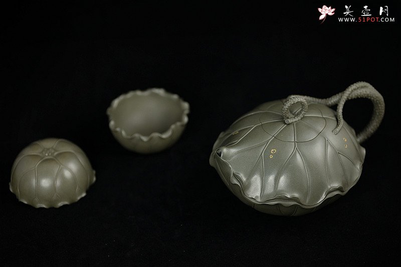 紫砂壶图片：紫砂臻品 荷叶微卷有清香之和合套壶 孙伟强张新亚合作 至美清廉 - 宜兴紫砂壶网