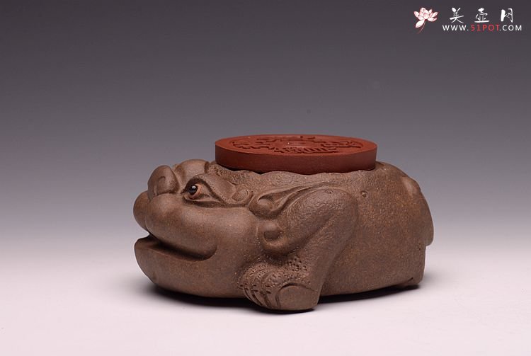 紫砂壶图片：金蟾托 - 宜兴紫砂壶网