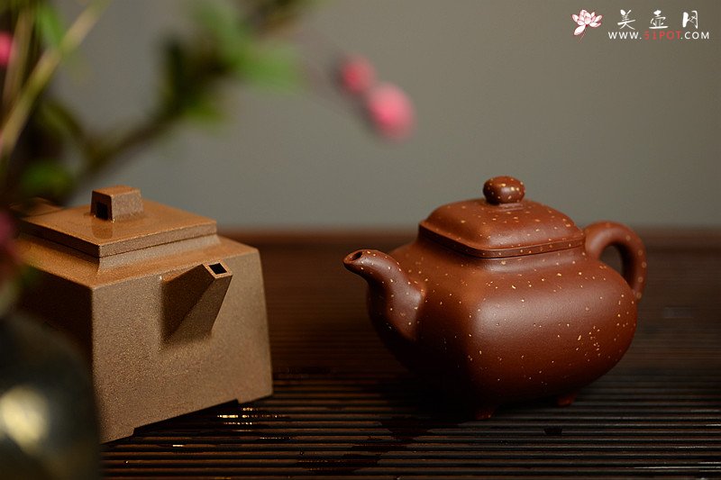 紫砂壶图片：醉美巧克力o(∩_∩)o  方圆之美 全手铺砂传炉 - 宜兴紫砂壶网