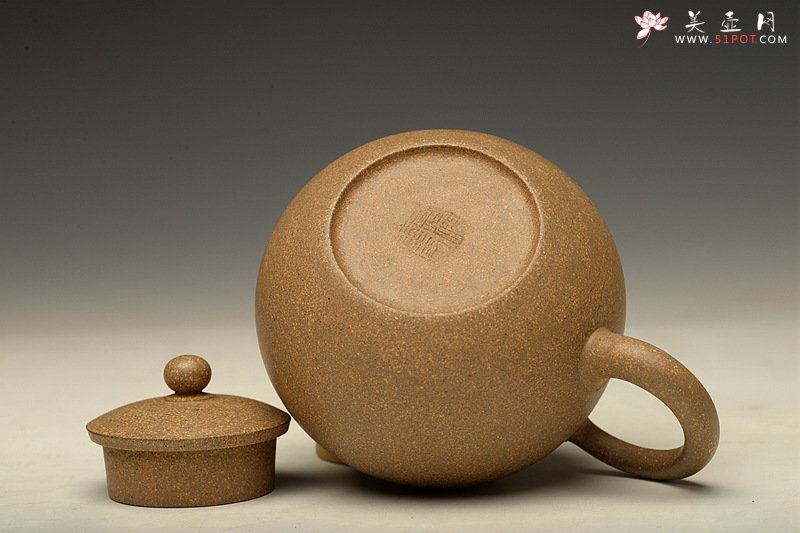 紫砂壶图片：深情连连 敦厚可人 优质段泥 全手嵌盖如意西施   - 宜兴紫砂壶网