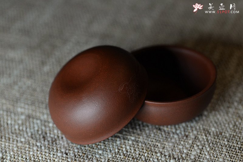 紫砂壶图片：设计 谭华斌老师装饰 做工精致 大口实用 用料纯正~  - 宜兴紫砂壶网